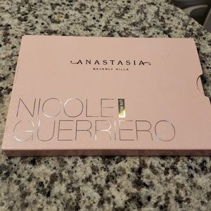 ABH x Nicole Guerriero Limited Edition Glow Kit